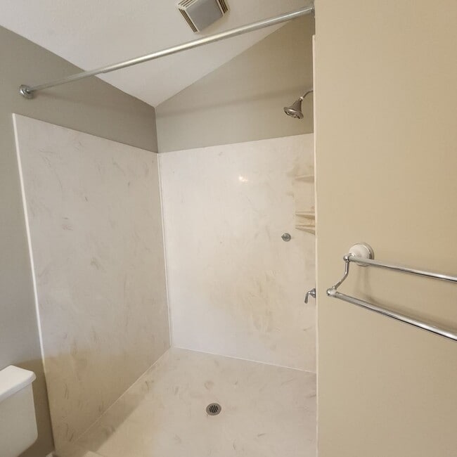 Building Photo - SPACIOUS 2-Story House with Basement in Ab...