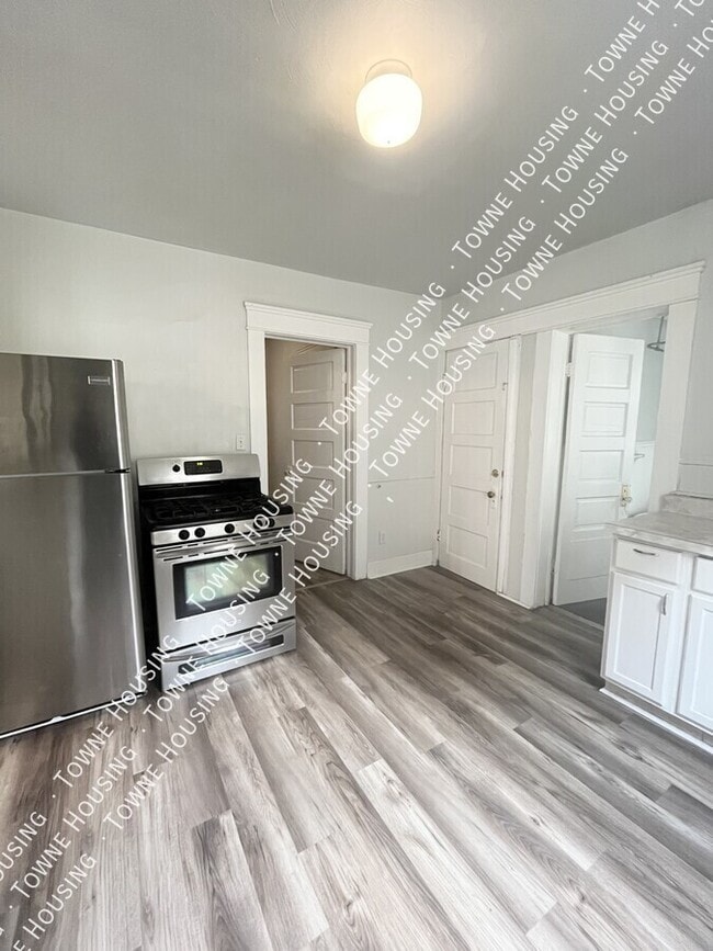 Building Photo - 2099 Niagara St