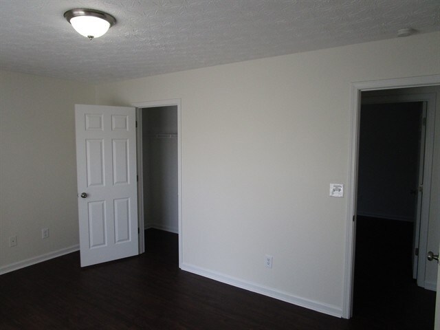 Building Photo - 2433 Green Hollow Ct