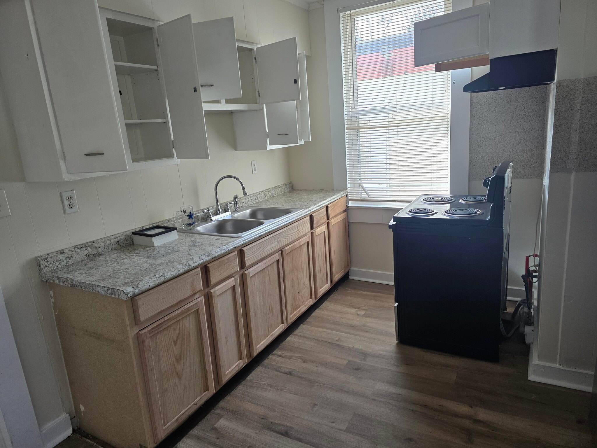 Building Photo - 1912 Leland St