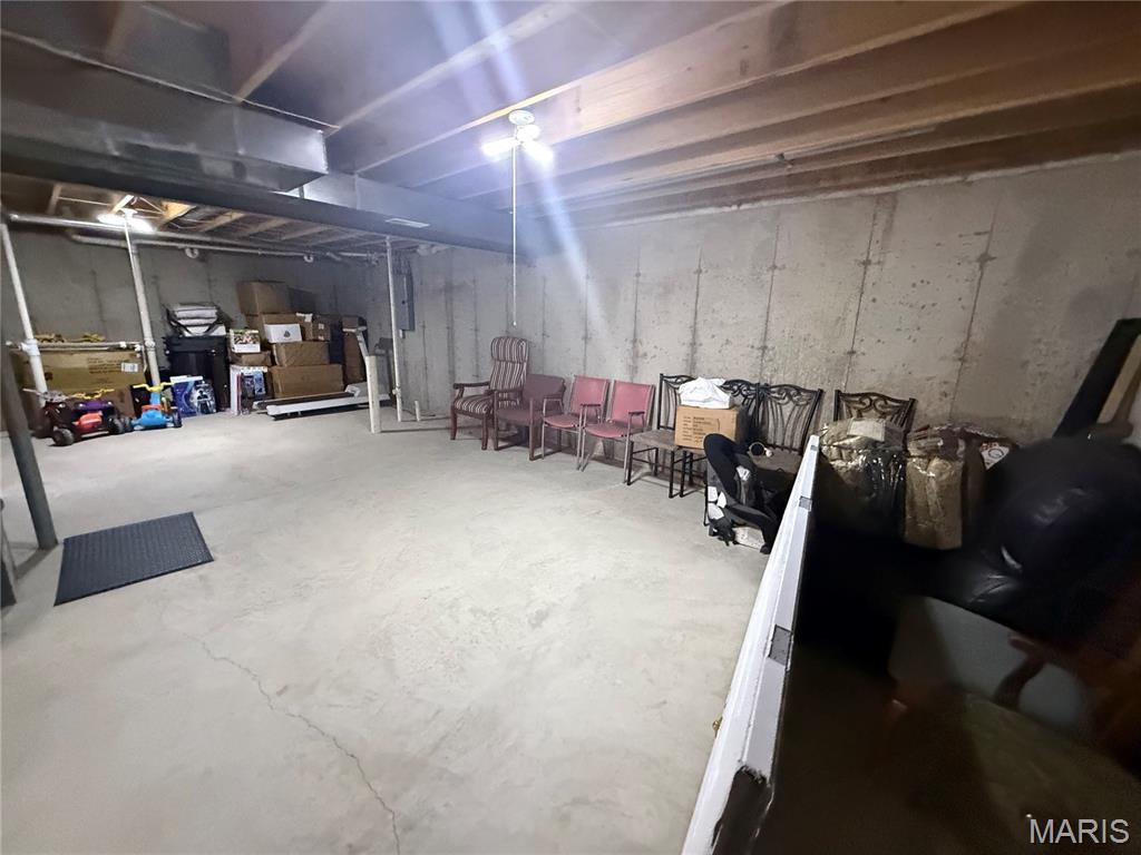 Building Photo - 733 Pecan Hill Dr