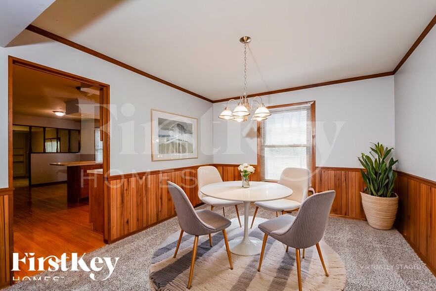 Building Photo - 3217 Yale Blvd