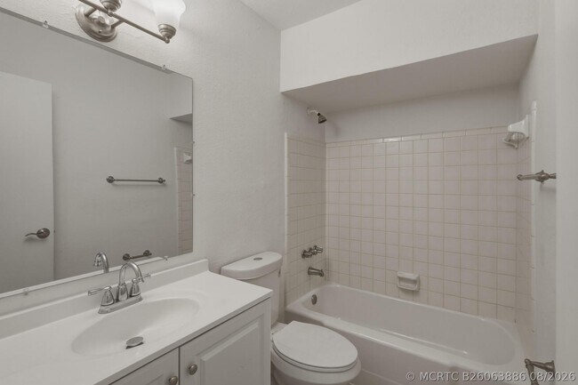 Building Photo - 4529 NE 21st Ave