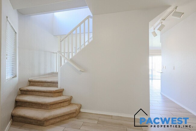 Building Photo - Welcome to your new home in Surprise!