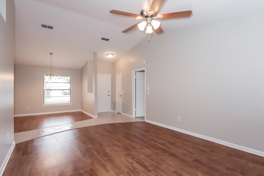 Building Photo - 1012 Cameo Crest Ln