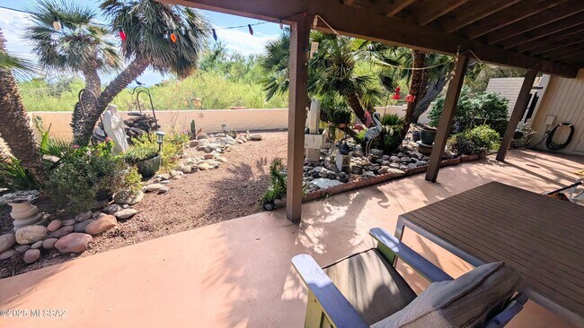 Building Photo - 5085 N Camino Del Lazo