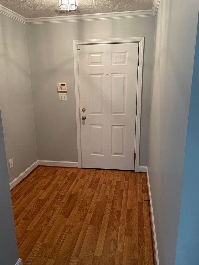 Building Photo - Two Bedroom Condo in Gated Community
