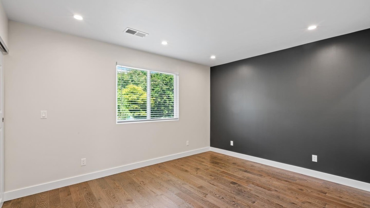 Building Photo - 52 Avalon Dr