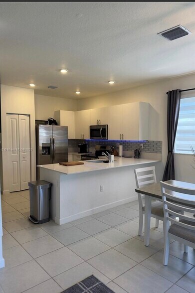 Building Photo - 16220 SW 288th Ter