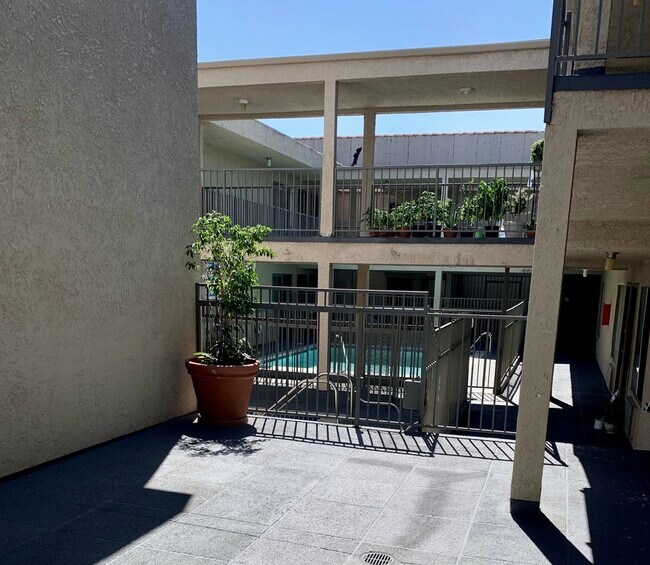 6810 Foothill Blvd 6810 Foothill Blvd Tujunga CA 91042 Apartment Finder