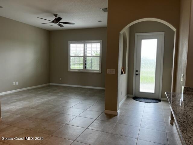 Building Photo - 8890 Napolo Dr