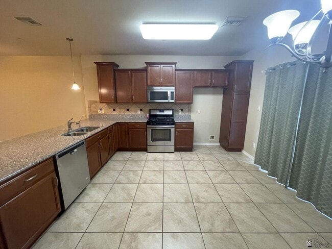 Building Photo - 6132 E Overlook Ln