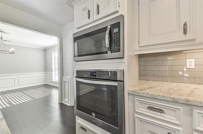 Building Photo - 4310 Brightwood Dr