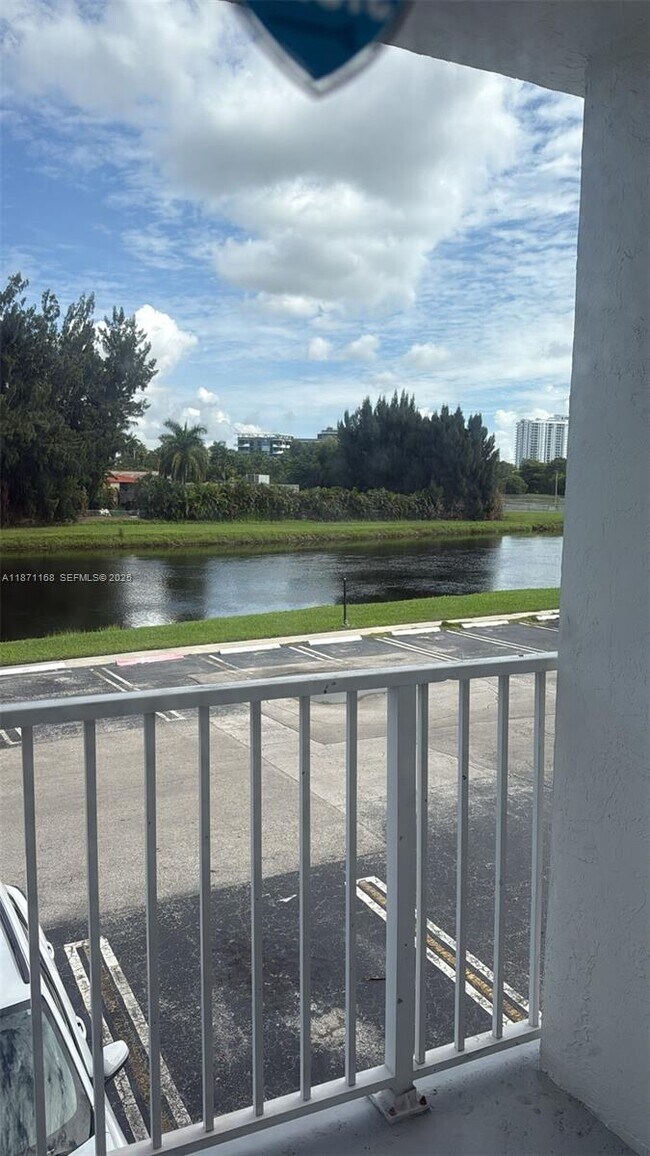 Building Photo - 16465 NE 22nd Ave