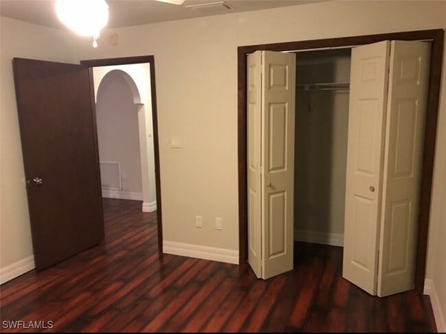 Building Photo - 250 10th St NE