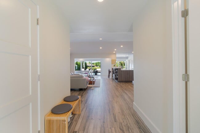 Building Photo - 2291 Las Casitas Dr