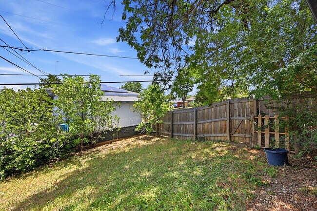 Building Photo - $2,795.95- 4 Bed, 2 Bath Home in Arvada with In-Unit Laundry and Fenced Yard!