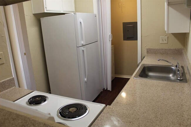 Building Photo - Cozy 2 bedroom Condo in Far North Dallas w...