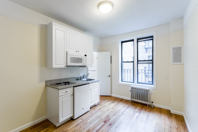 Primary Photo - 305 W 45th St