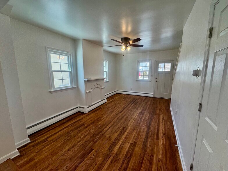 Building Photo - 230 Church St