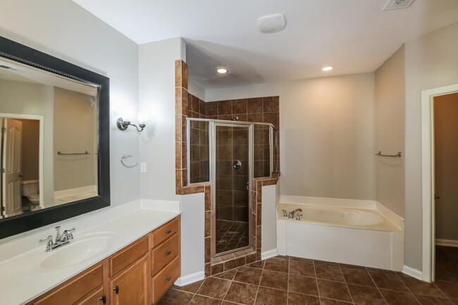 Building Photo - 4902 Shadow Cove