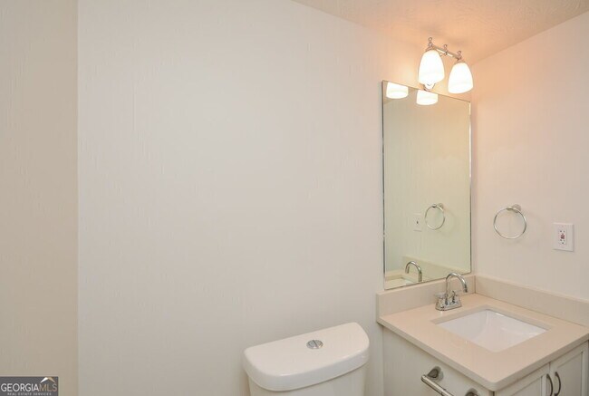 Building Photo - 237 Fox Run