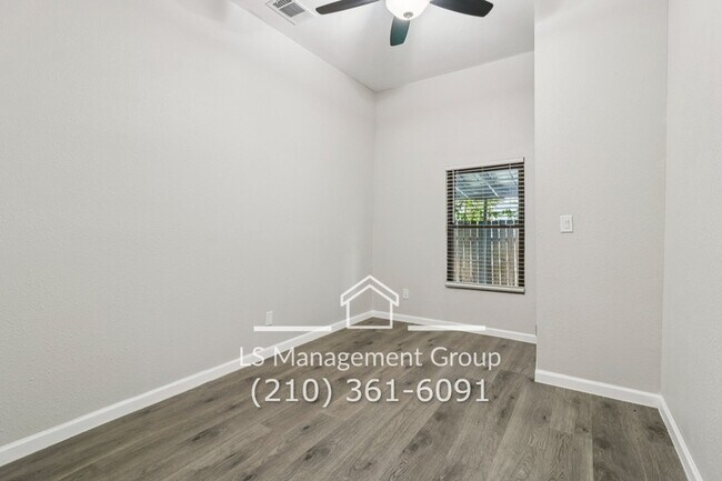 Building Photo - 622 Denver Blvd