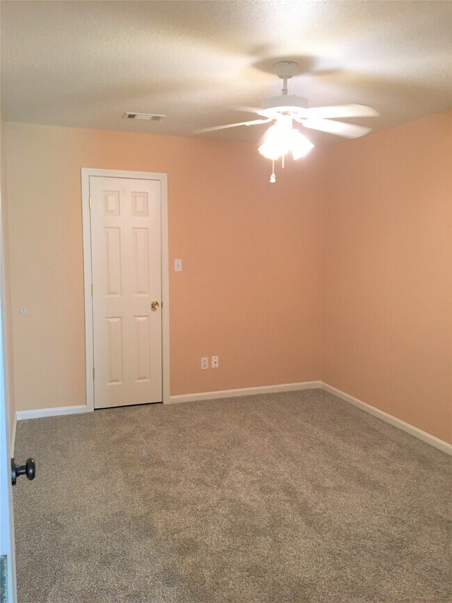 Building Photo - 12944 Orion Ct E