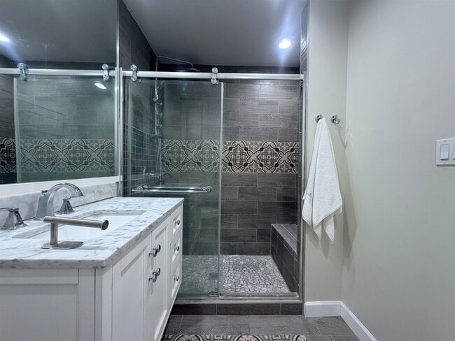 Building Photo - 138 W 30th St