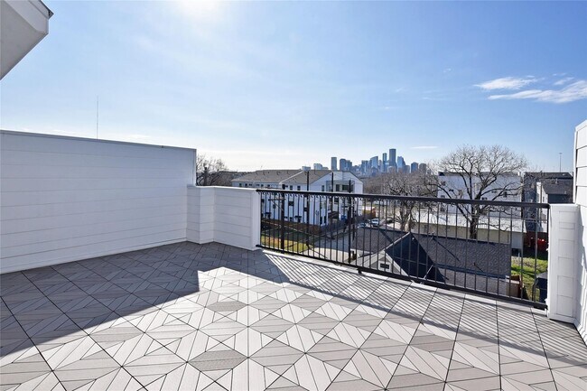 Building Photo - 706 Cage St