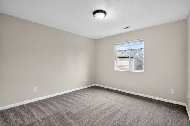 Building Photo - 2552 Carson Loop