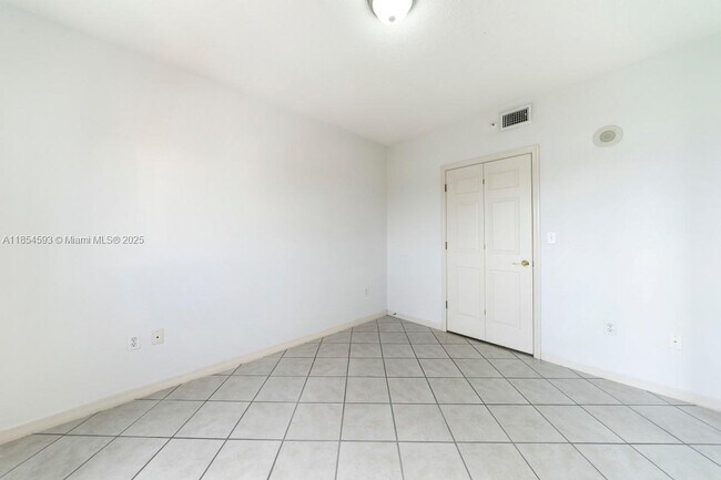 Building Photo - 3500 Coral Wy