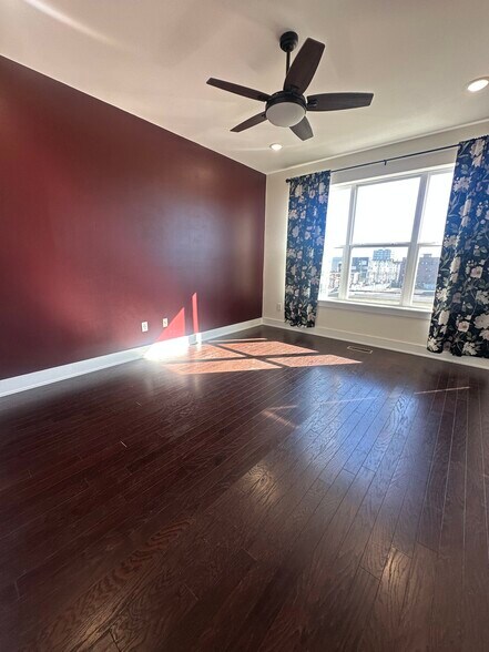 Master Bedroom - 516 W Montgomery Ave