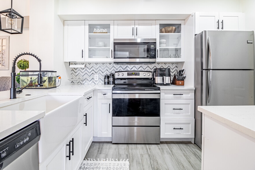 Kitchen view 1 - 7824 Sonoma Springs Cir