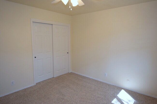 Building Photo - Pristine NE Home! NEW KITCHEN LA CUEVA S.D...