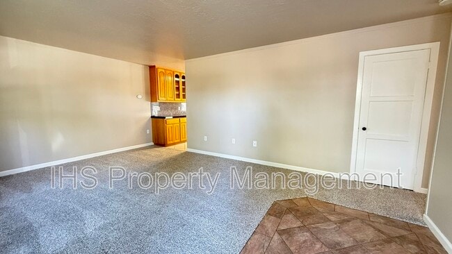 Building Photo - 319 Barth Ave