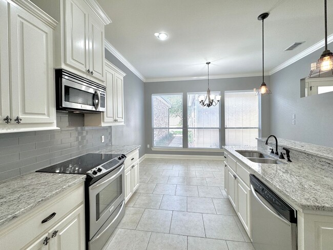 Building Photo - 3 Bed, 2 Bath Home in Pelican Point – Spac...