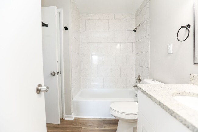 Building Photo - Spacious Home Near Bow Creek & Lynnhaven Mall
