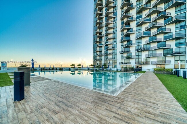 Building Photo - 5300 Paseo Blvd