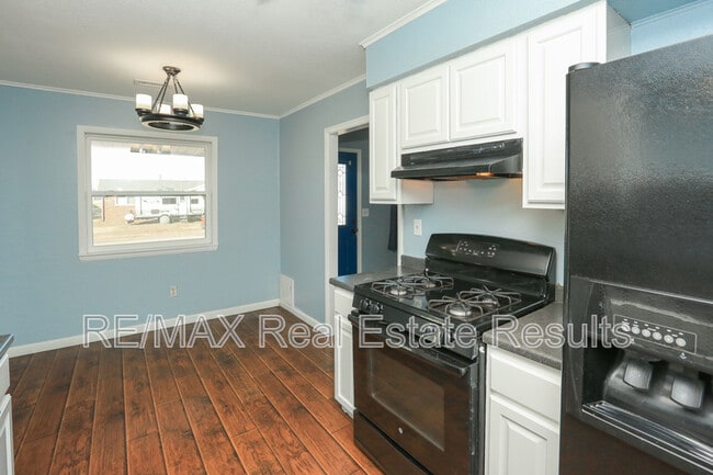 Building Photo - 1314 W Margaret Pl