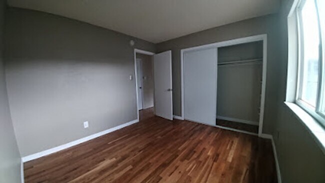 Building Photo - MOVE IN READY!! 2-Bedroom Boulder Condo