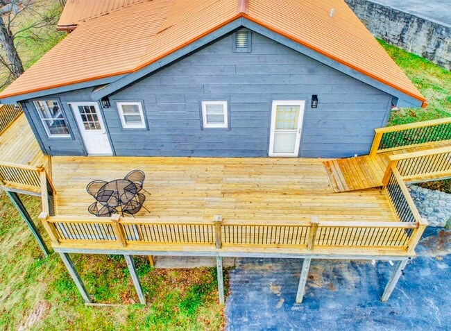 Building Photo - 73 Willow Tree Cir