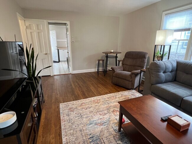 living room-main - 1314 Lincoln Way