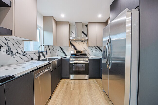 Building Photo - 4573 Triggs St