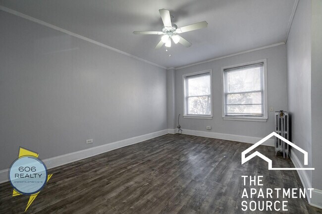 Building Photo - 6930 N Greenview Ave