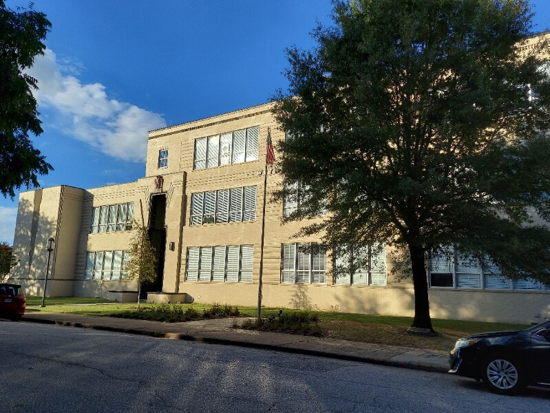 Building Photo - 200 Claremont Ave