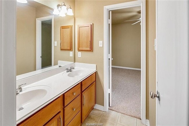 Building Photo - 4053 Southern Trace Dr