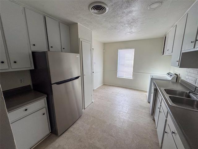 Building Photo - 60 Pershing Dr