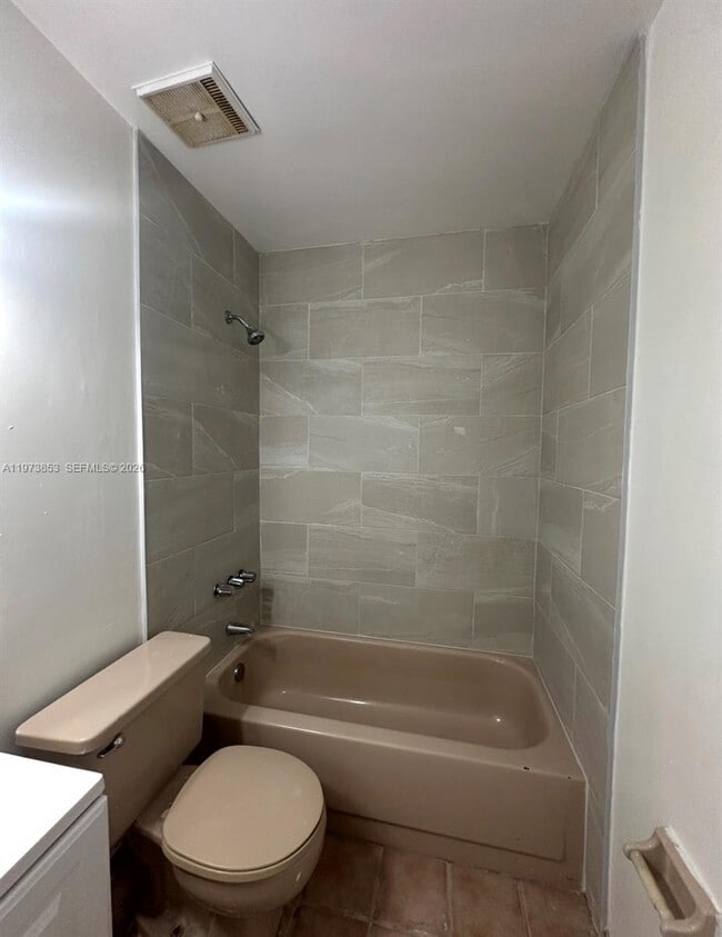 Building Photo - 10360 SW 154th Pl