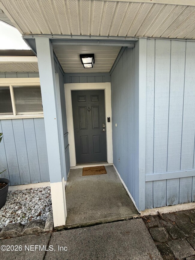 Building Photo - 286 Main St